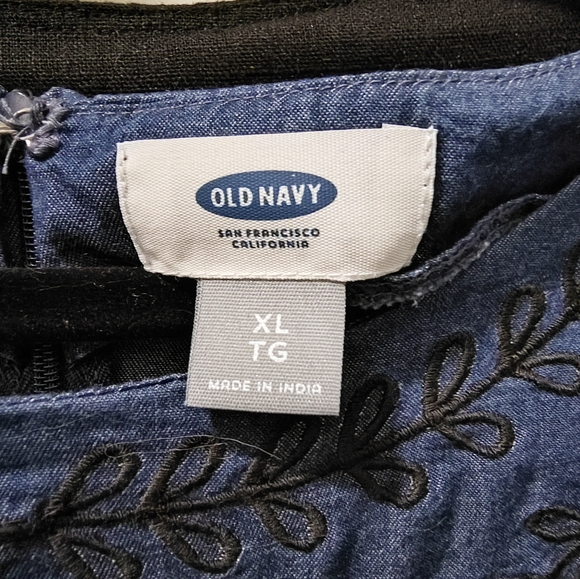 2-Women's Dresses - Picture 4 of 6